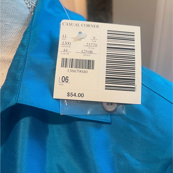 VTG Casual  corner 100% SILK NWT Button Down Blouse Women’s 6 Beautiful Blue - Picture 2 of 11